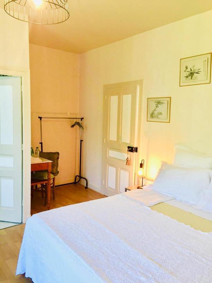 La Maison D'Hera Saint-Yrieix-la-Perche Dış mekan fotoğraf